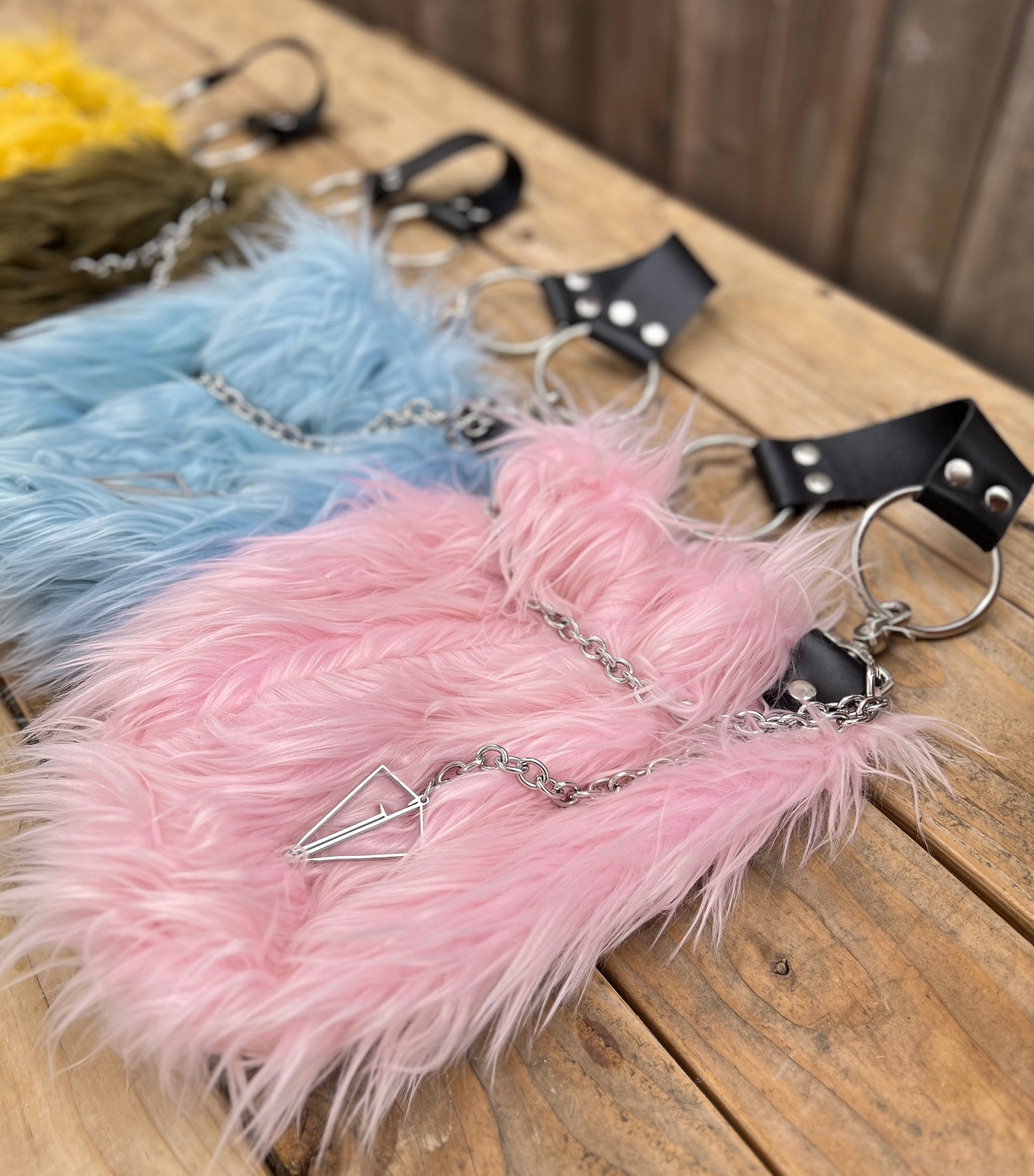 Faux Fur Chain Bag in Pink